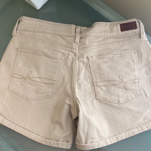 Levi’s Denim High Waist Khaki Jean Shorts Size 8 - Picture 5 of 6